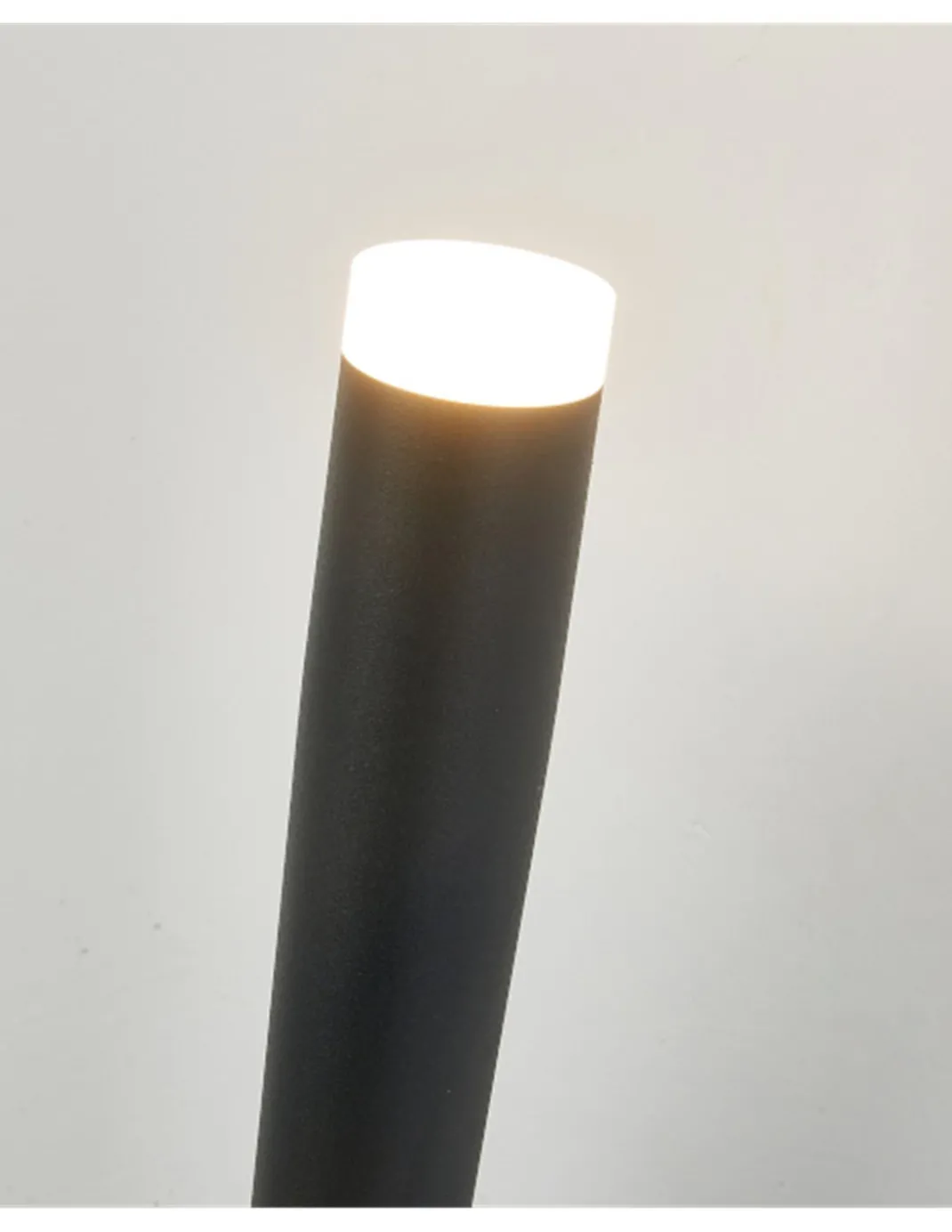 Aplique de pared Boomerang - Mantra - Lámpara LED vertical en forma de antorcha
