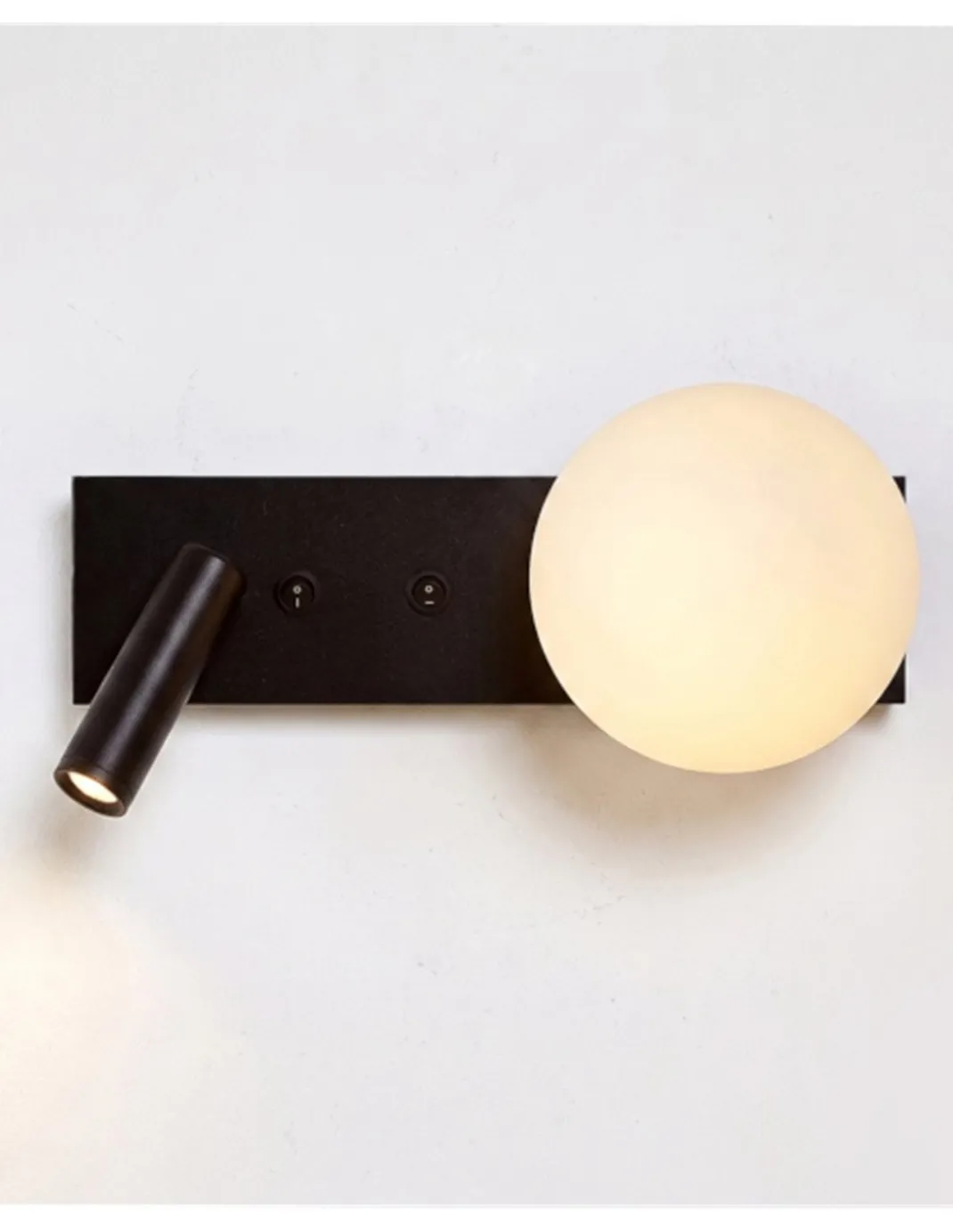 Aplique de pared Glos Slim Izq – Luxcambra – Lámpara tipo bola con lector negra