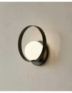 Aplique de pared Halo - ACB - Lámpara minimalista en negro o dorado