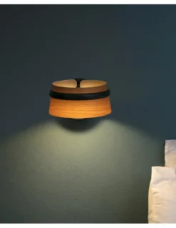 Aplique de pared Loop – Faro – Lámpara de lectura orientable, pantalla de madera