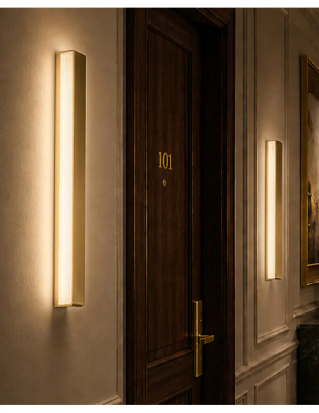 Aplique de pared Myn W Glass - B.lux - Diseño vertical con vidrio estriado y luz LED difusa