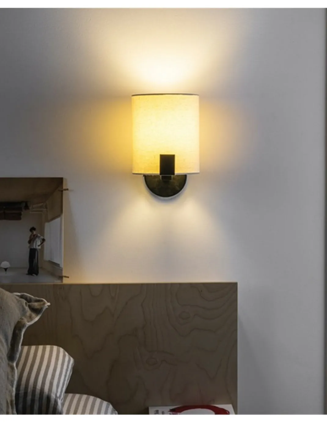 Aplique de pared Nila – Faro – Lámpara decorativa con pantalla de tela blanca