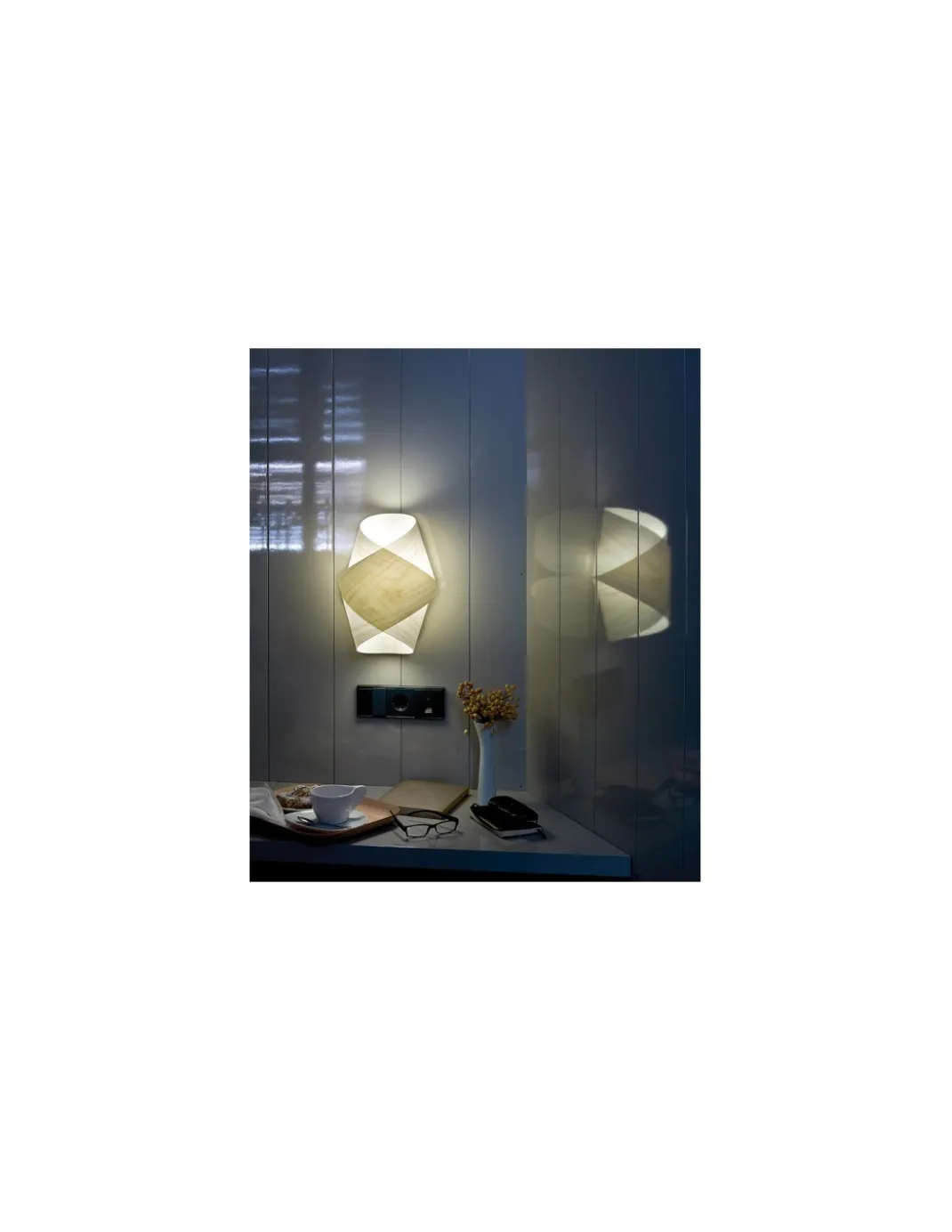 Aplique de pared Orbit - LZF - Lámpara de pared decorativa diseñada en chapa de madera artesanal, luz ambiental
