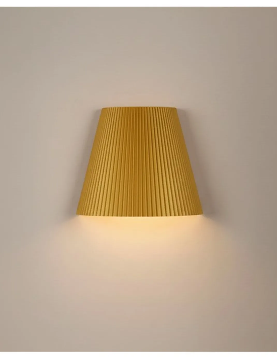Aplique de pared Plika - Pedret Lighting - Lámpara sostenible de bioplástico impreso 3D