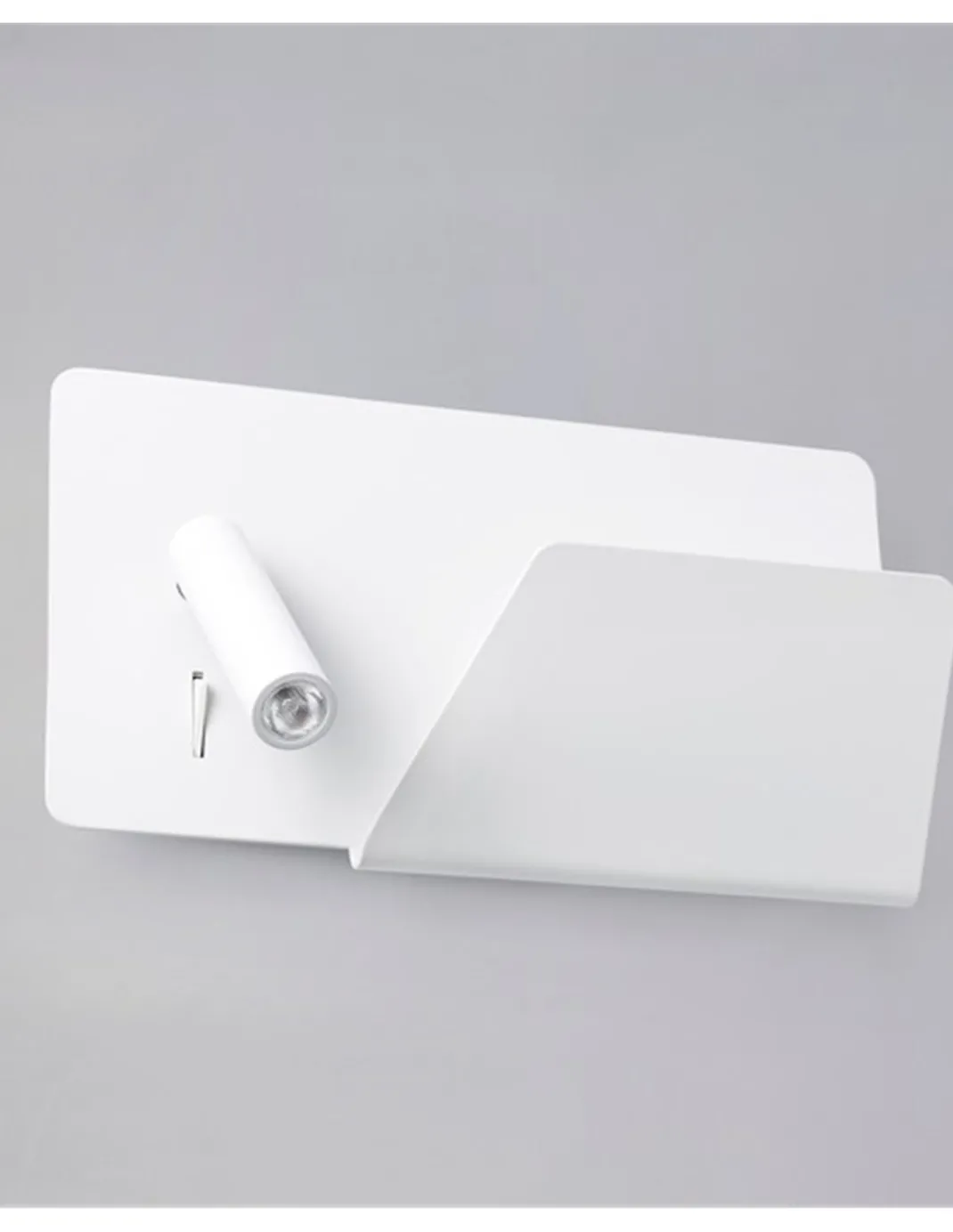 Aplique de pared Suau Derecho - Faro - Lámpara con bandeja y USB, luz orientable