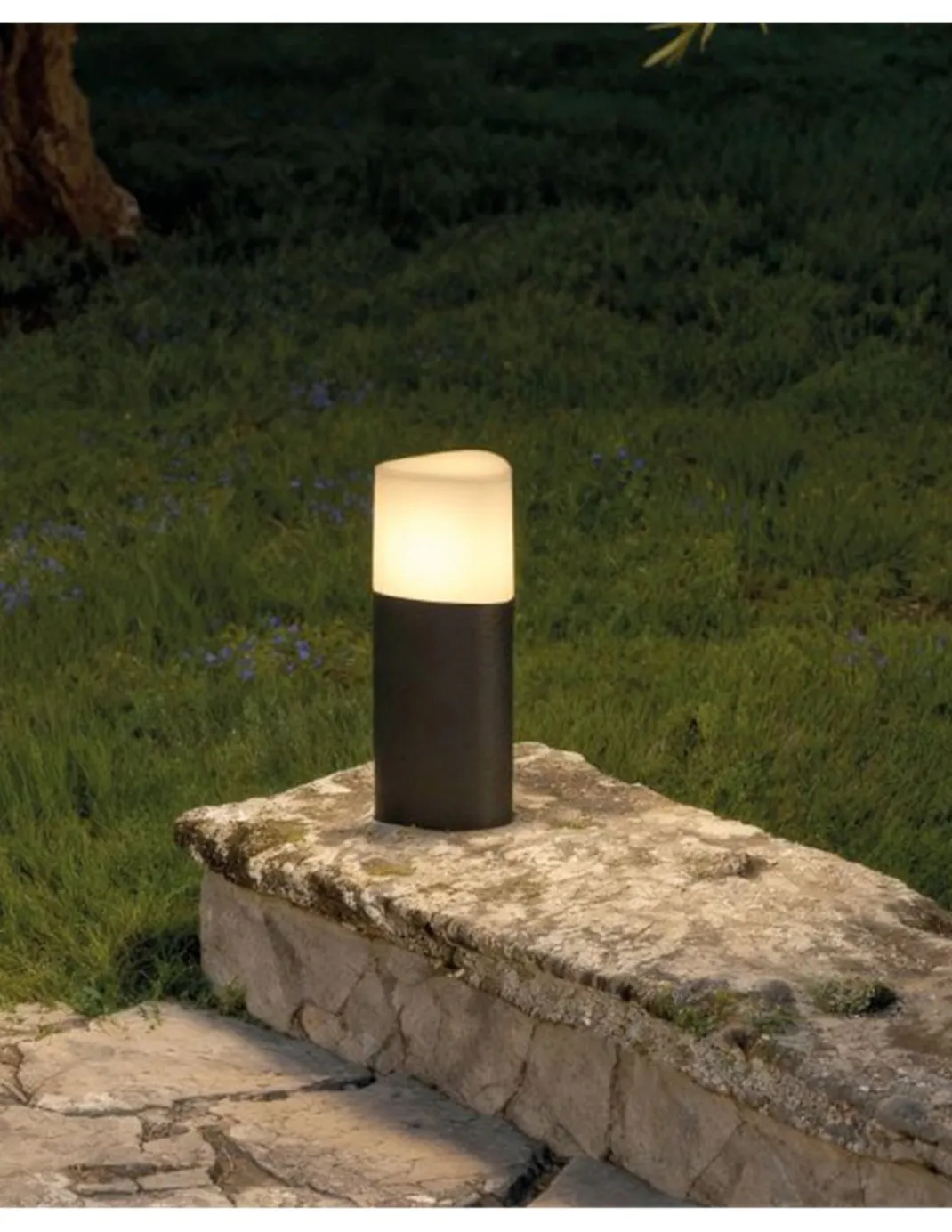 Baliza de exterior Mandela – FORLIGHT – Lámpara antracita para iluminar caminos