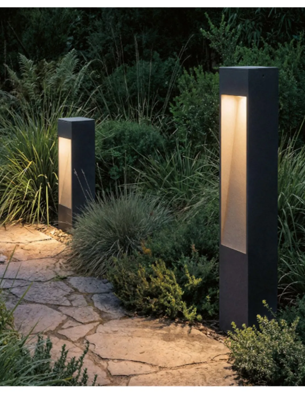 Baliza de exterior Nyra - ACB - Luz moderna para iluminar caminos