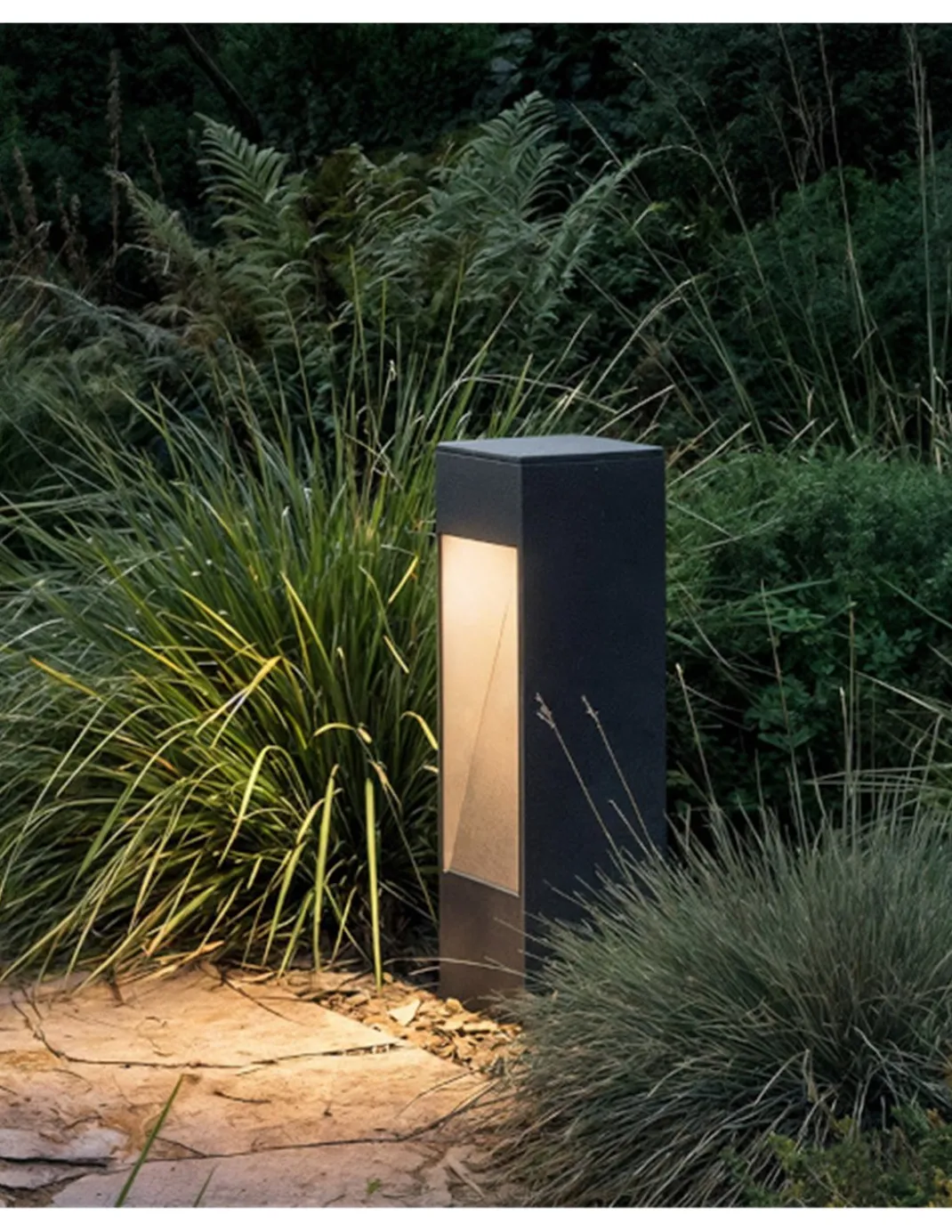 Baliza de exterior Nyra - ACB - Luz moderna para iluminar caminos