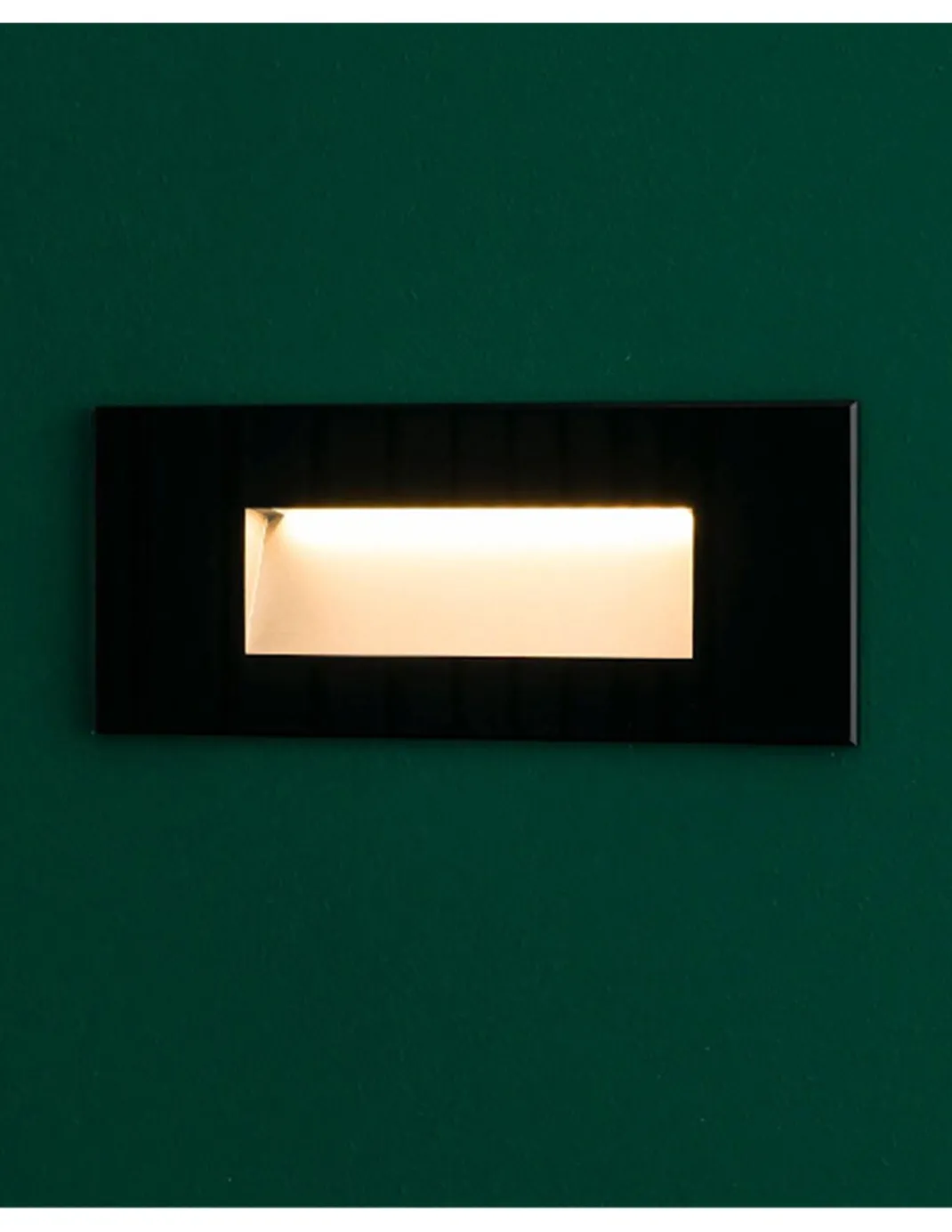 Empotrable de pared de exterior Dart RCT – Faro – Diseño horizontal en blanco o negro