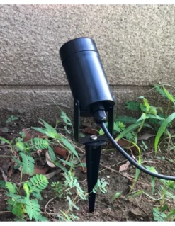 Foco de exterior Pika - Conalux - Proyector de exterior negro, IP65