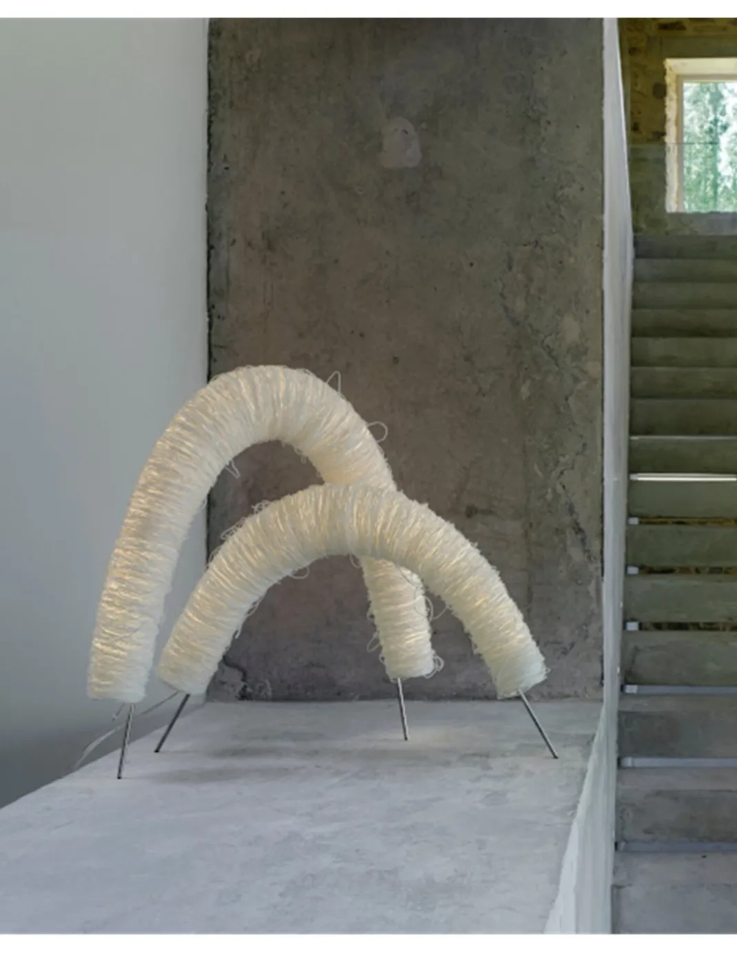 Lampara de mesa Arc - a-emotional light - Diseño decorativo de cordón blanco
