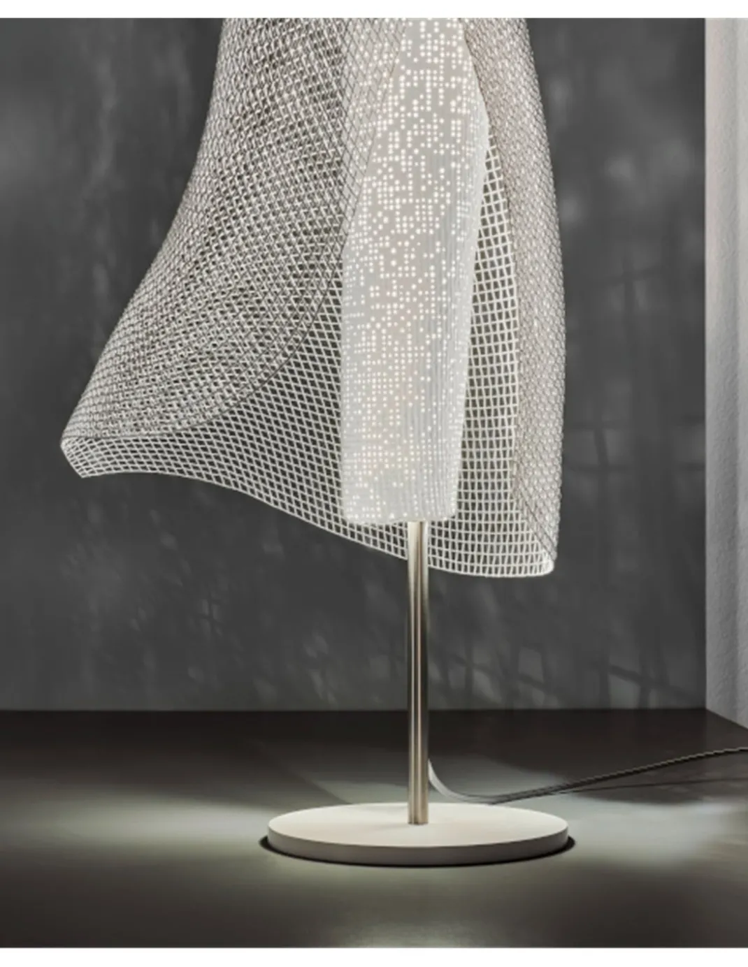 Lampara de mesa Clara - a-emotional light - Lámpara de diseño inspiracional, acabado blanco