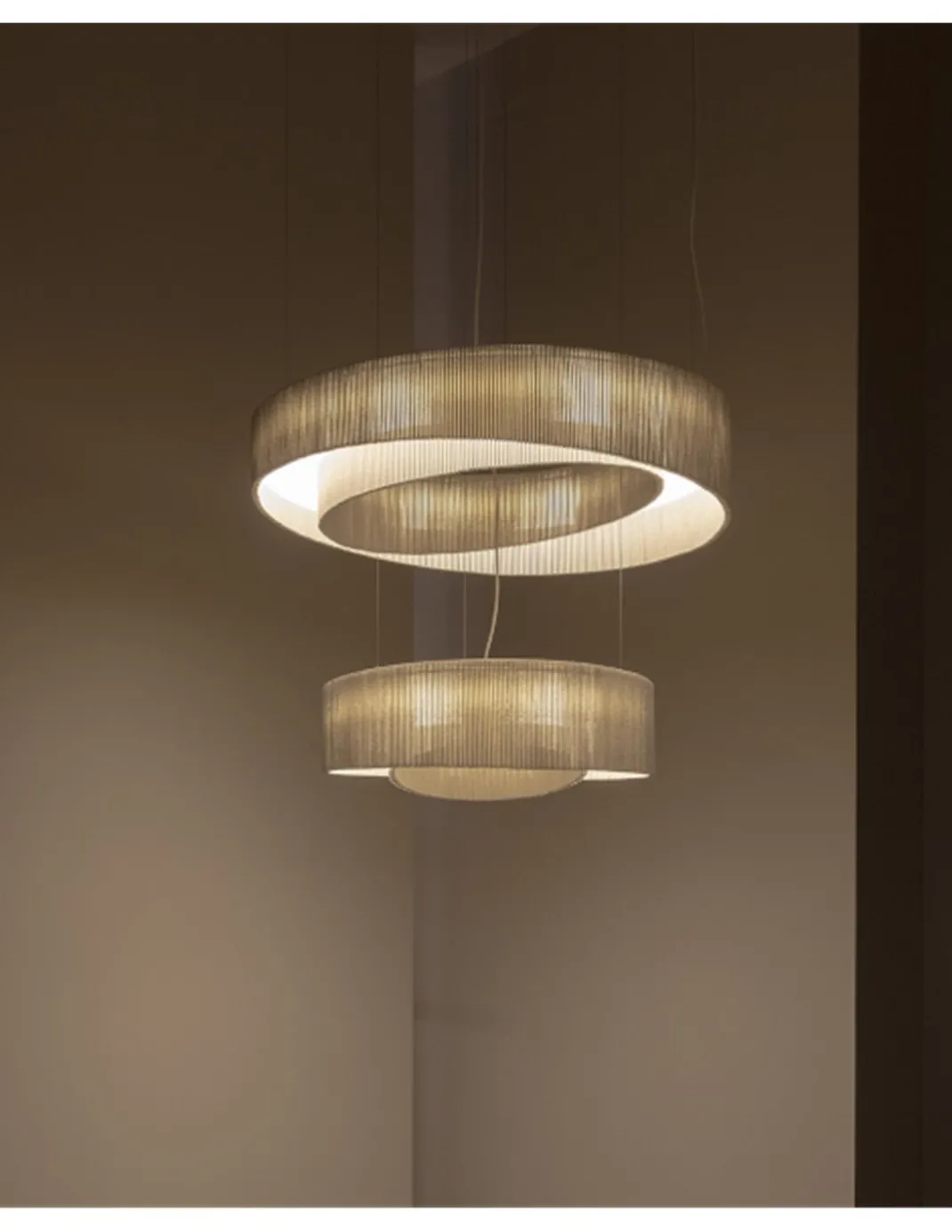 Lámpara colgante Anel - a-emotional light - Lámpara de diseño biomórfico y vanguardista, malla de acero