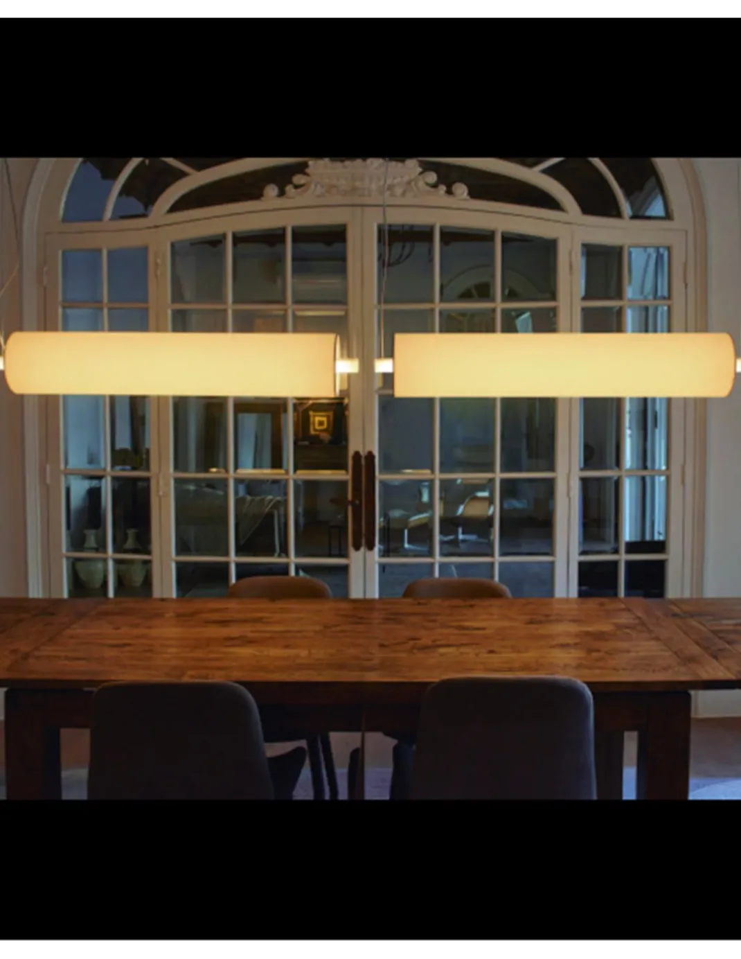 Lámpara colgante Barceloneta Horizontal – Luxcambra – Diseño horizontal 110 cm, pantalla de pergamino