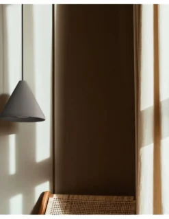 Lámpara colgante Conus – Fokobu – Disponible en madera de abedul o cemento
