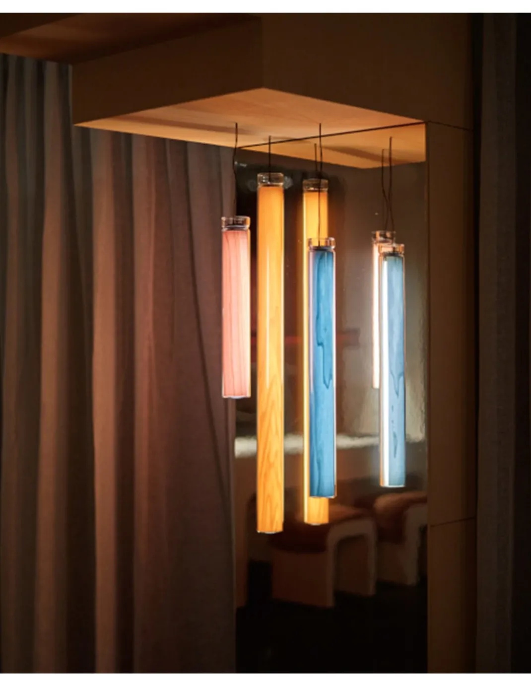 Lámpara colgante Estela Vertical - LZF - Lámpara de techo LED tubular, madera+vidrio