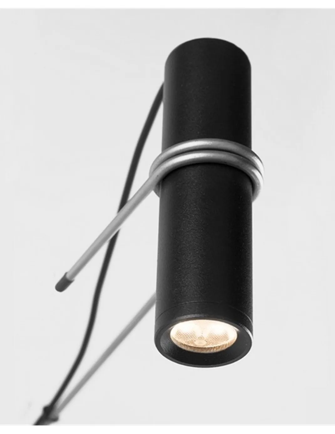 Lámpara colgante Hold - Luxcambra - Lámpara con tensor, luz directa