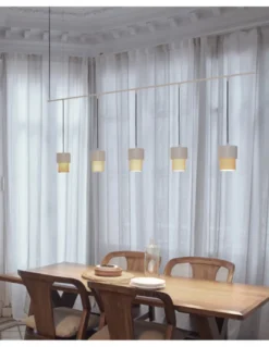 Lámpara colgante Kan – Luxcambra – Diseño horizontal, 5 luces, pantalla cotonet sand