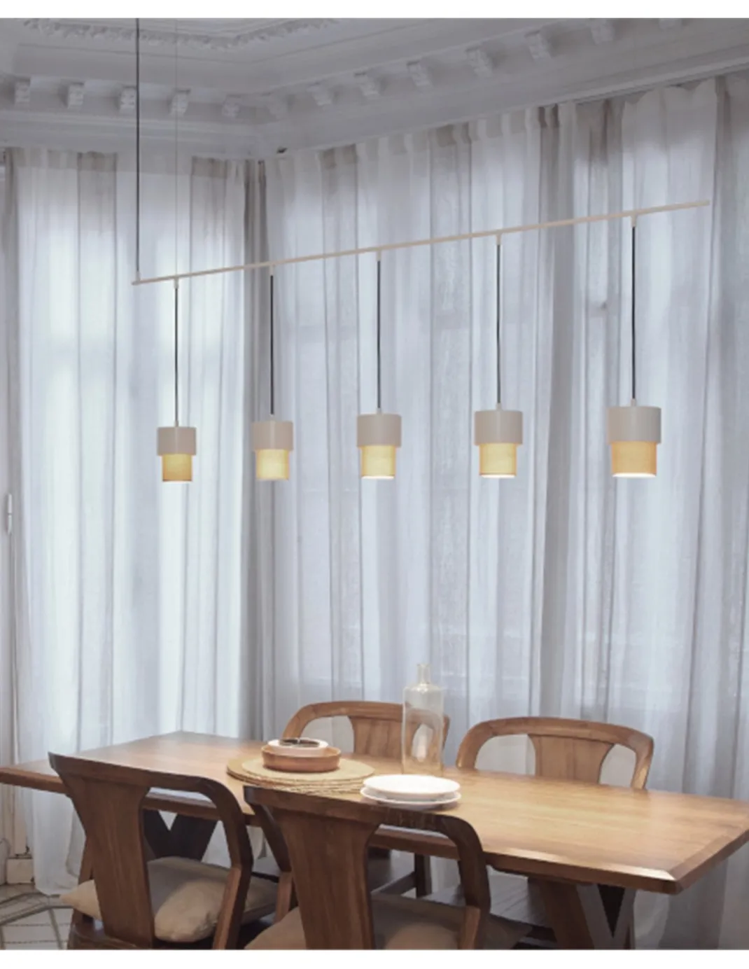 Lámpara colgante Kan – Luxcambra – Diseño horizontal, 5 luces, pantalla cotonet sand