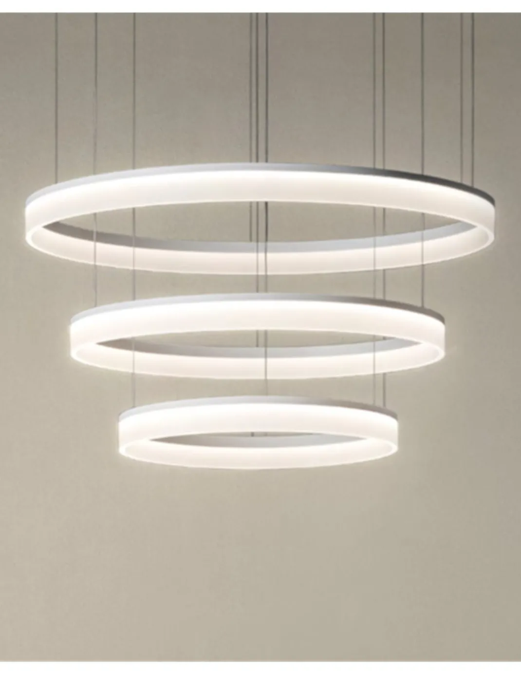 Lámpara colgante triple Circ - LedsC4 - Lámpara blanca de 3 alturas, altura ajustable