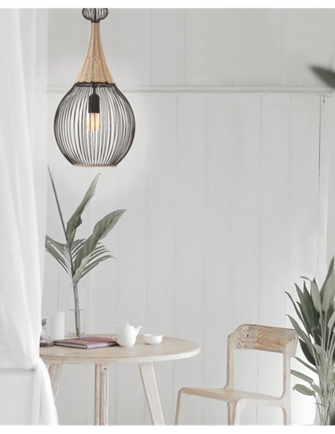 Lámpara colgante Zagoratan – IDP Lampshades – Lámpara vintage de metal negro y rattan natural
