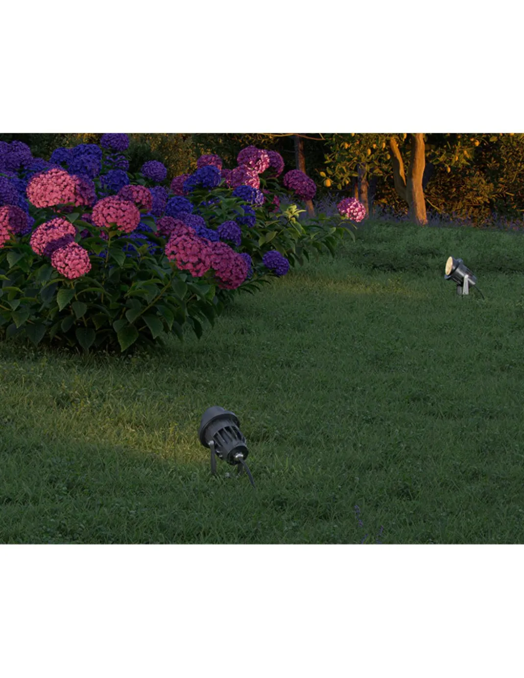 Lámpara de exterior de suelo Fade - Beneito & Faure - Moderno proyector estaca LED, IP65