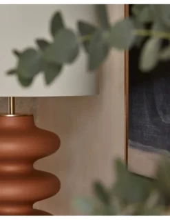 Lámpara de mesa Adon - Aromas - Lámpara de cerámica terracota y dorado, estilo clásico