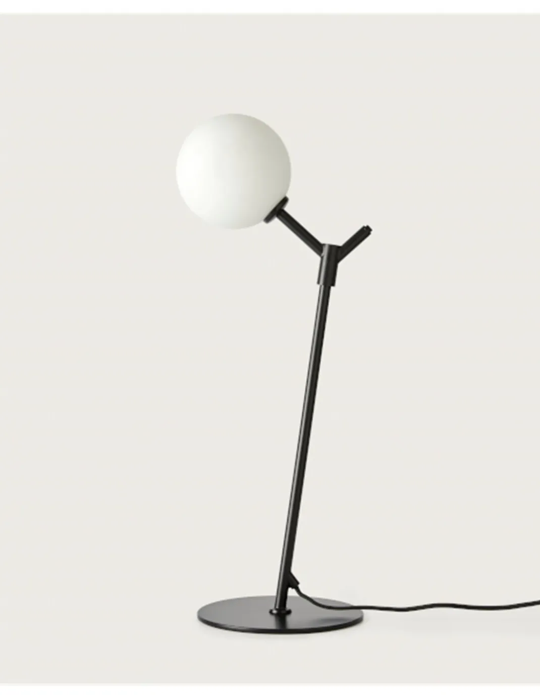 Lámpara de Mesa Atom - Aromas. Lámpara tipo bola, Metal negro/dorado, LED 2700K