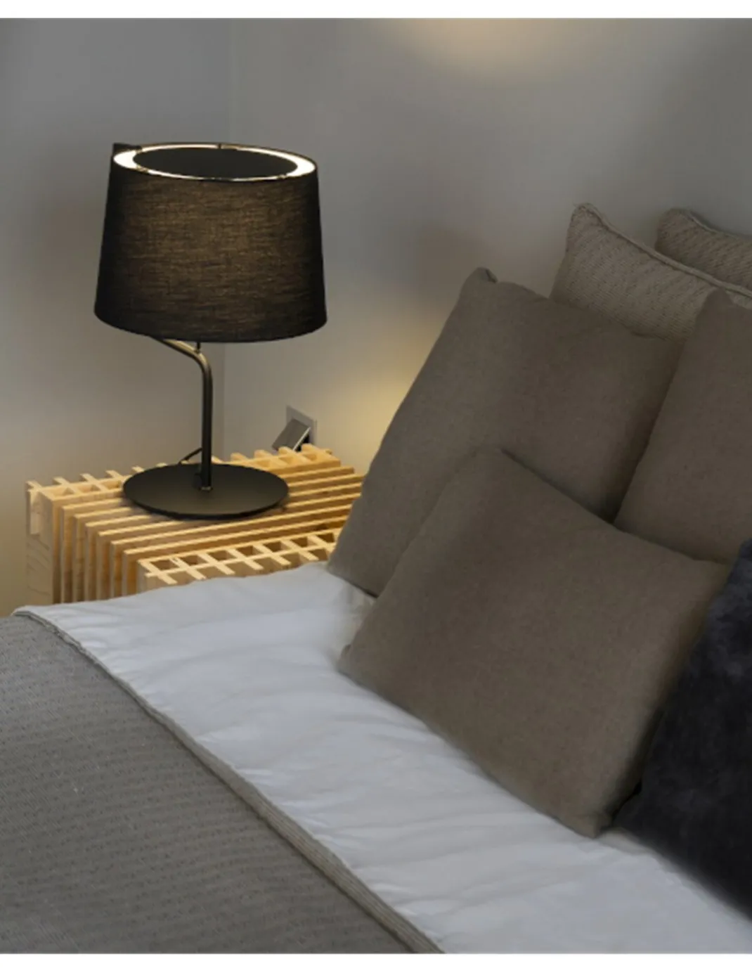 Lámpara de mesa Berni - Faro - Disponible en blanco o negro