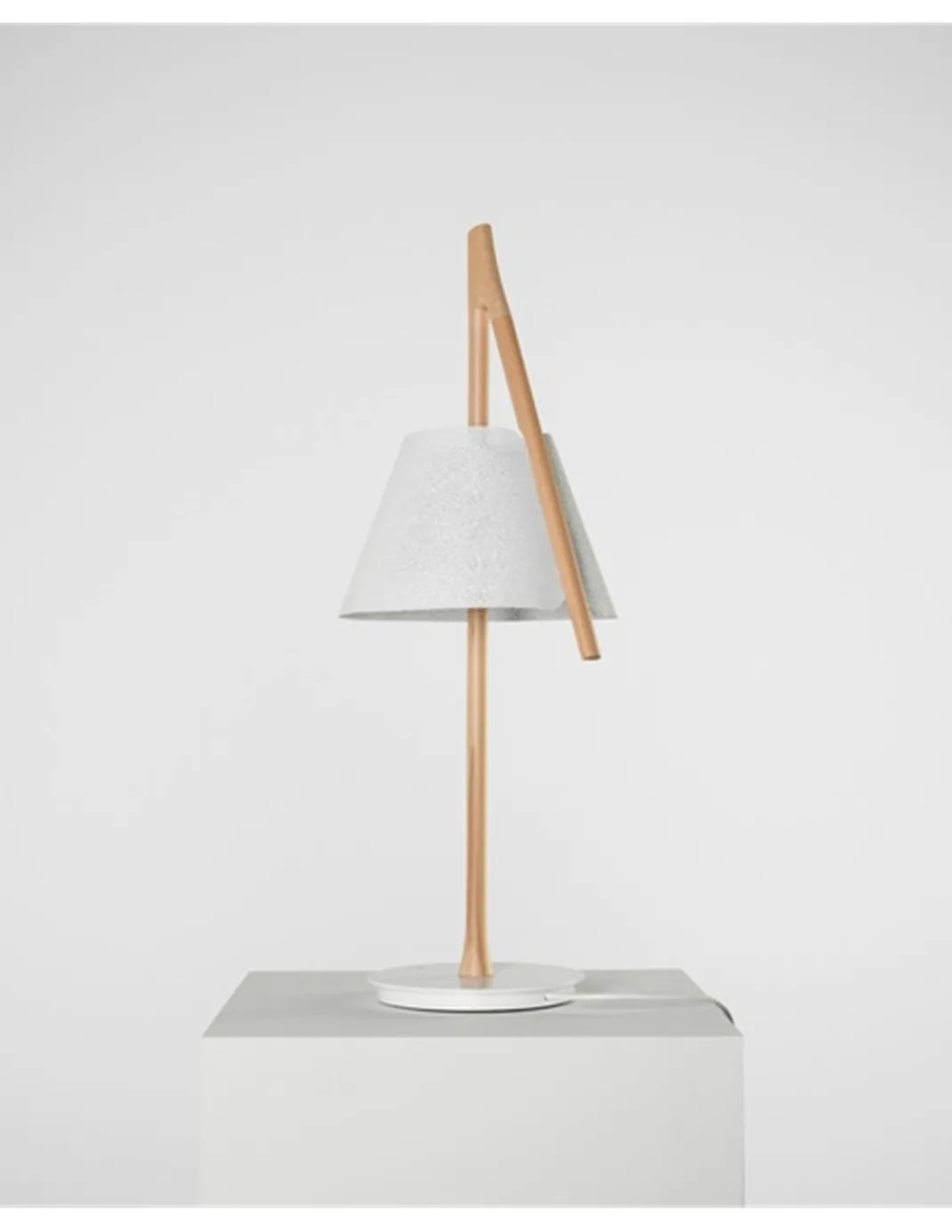 Lámpara de mesa Cambo – a-emotional light – Lámpara de diseño de acero inoxidable+madera de haya, Altura: 64 cm, LED Regulable 2