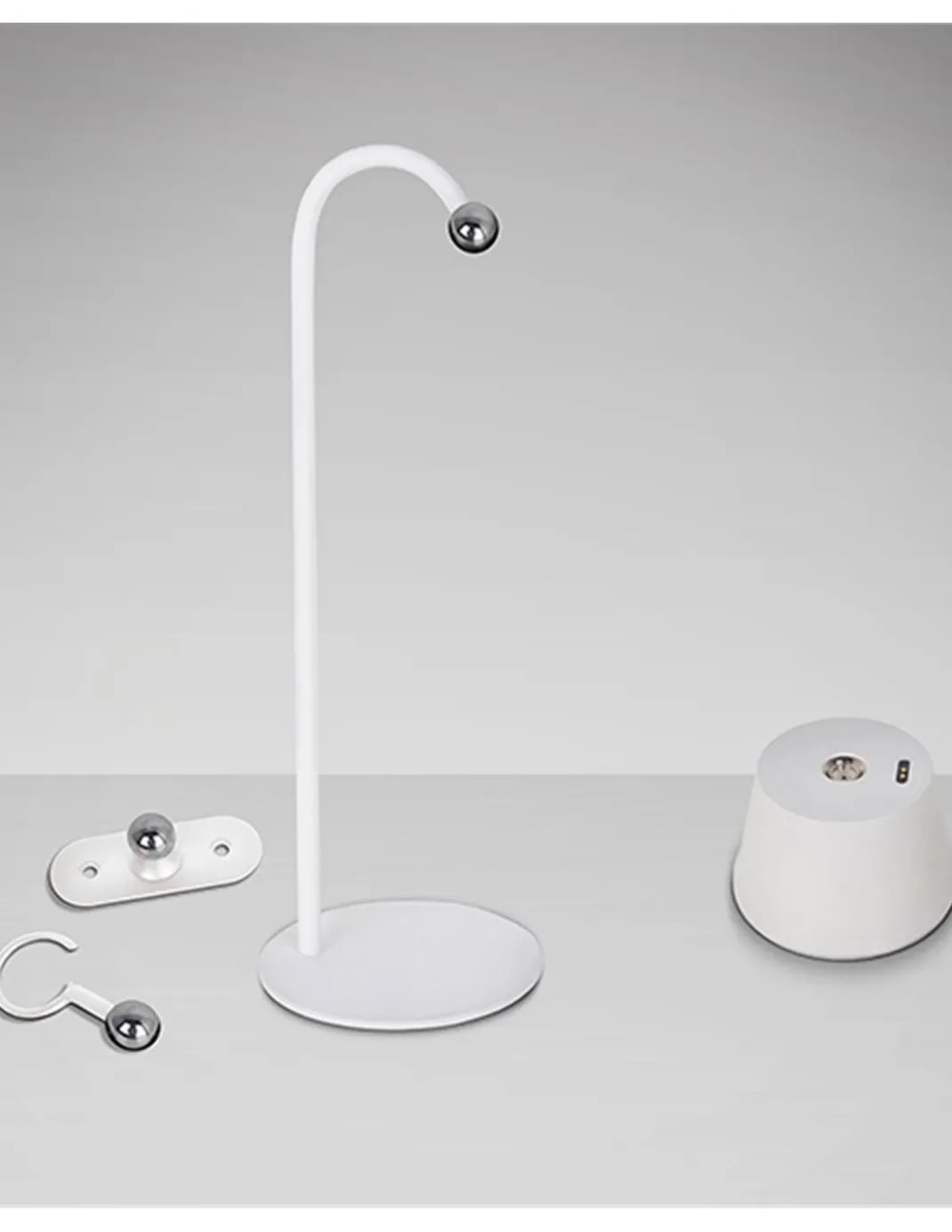 Lámpara de mesa Cuco – Schuller – Lámpara moderna en acabado corten o blanco