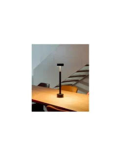 Lámpara de mesa de metal en 3 colores – Peak – Milan