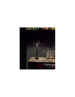 Lámpara de mesa de metal en 3 colores – Peak – Milan