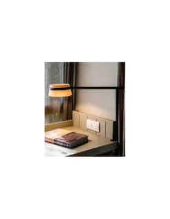 Lámpara de mesa de metal y madera LED orientable 350º y regulable en intensidad 2700K – Loop – Faro
