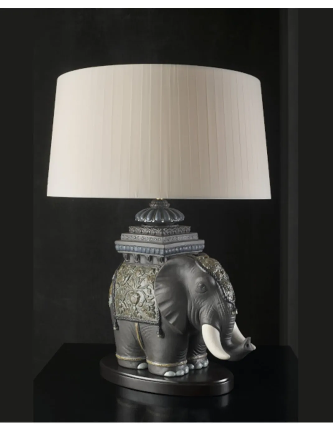 Lámpara de mesa Elefante de Siam - Lladró - Lámpara elegante de porcelana
