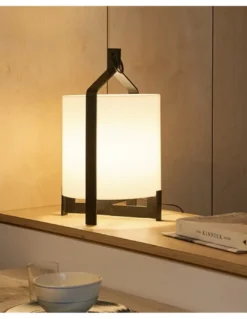 Lámpara de mesa Fanal – Luxcambra – Disponible en varios acabados y tamaños