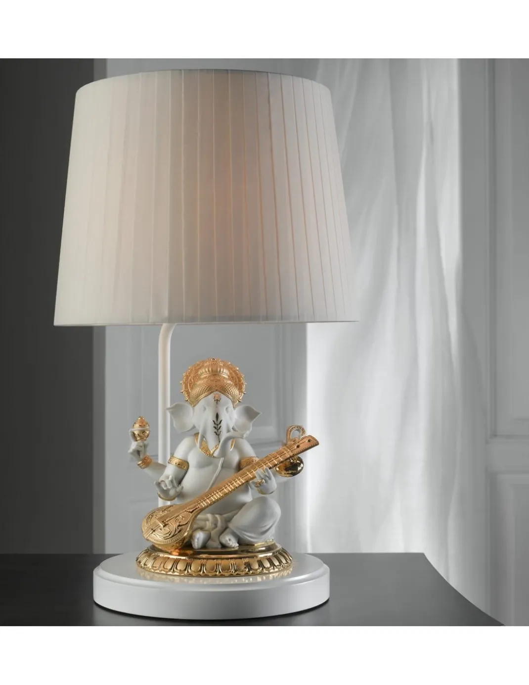 Lámpara de mesa Ganesha con Veena - Lladró - Lámpara artesanal elegante de porcelana