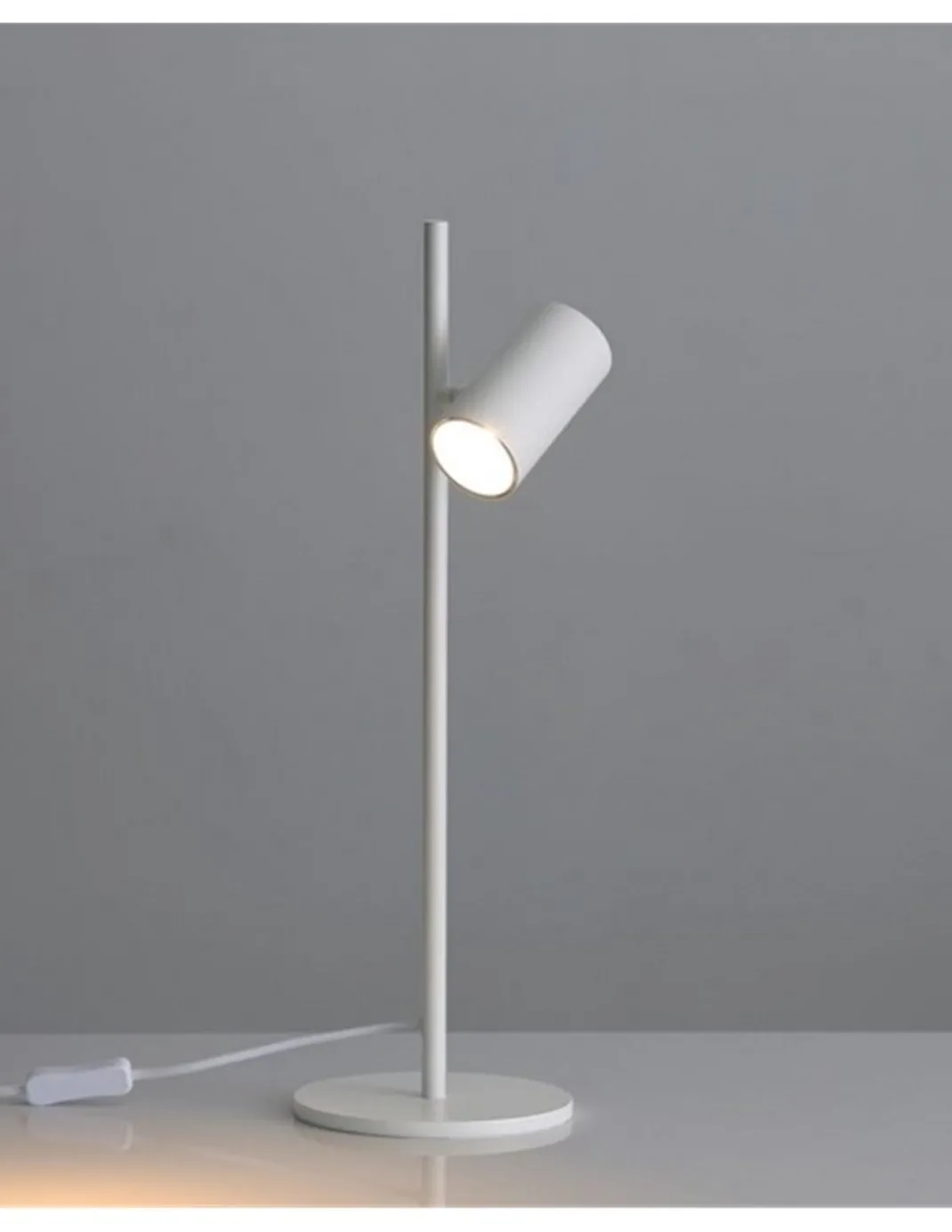 Lámpara de mesa Gina - ACB - Cabezal orientable para lectura o estudio