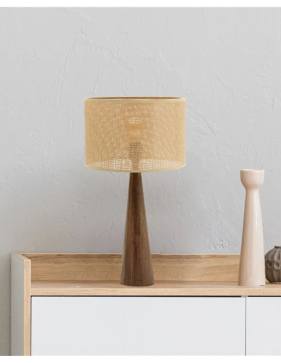 Lámpara de mesa Honorine - IDP Lampshades - Diseño madera y jute