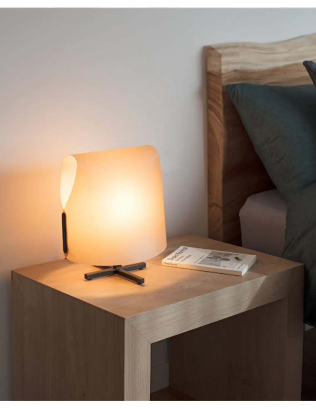 Lámpara de mesa Luang - Faro – Lámpara de papiro en 2 tamaños y colores