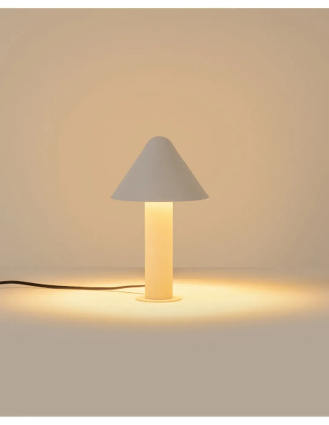 Lámpara de mesa Shita - Milan - Lámpara minimalista con pantalla orientable