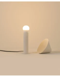Lámpara de mesa Shita - Milan - Lámpara minimalista con pantalla orientable