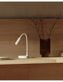 Lámpara de mesa Stem – Beneito & Faure – Lámpara de escritorio LED
