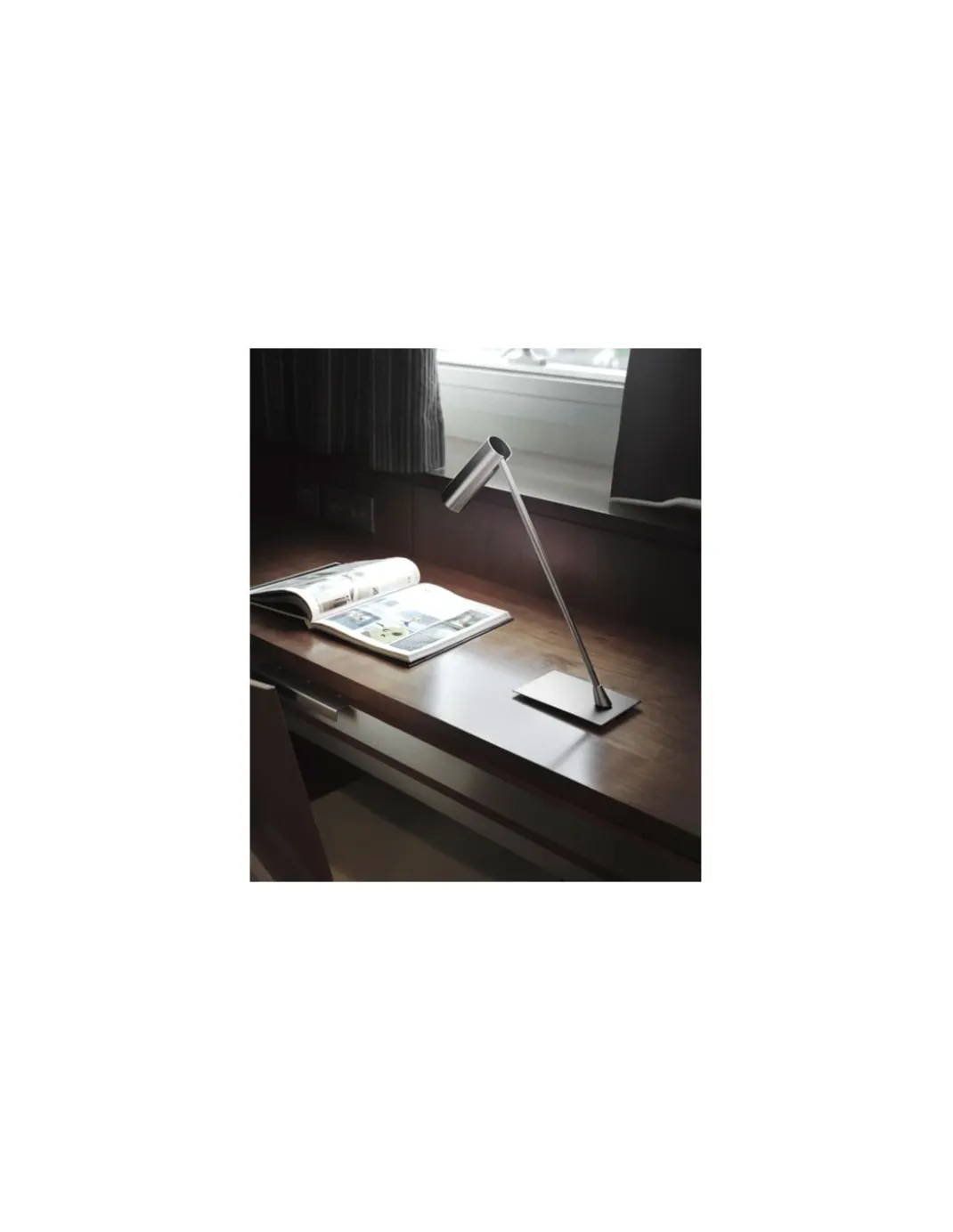 Lámpara de mesa Tub - Pujol - Elegante flexo LED para estudio y lectura
