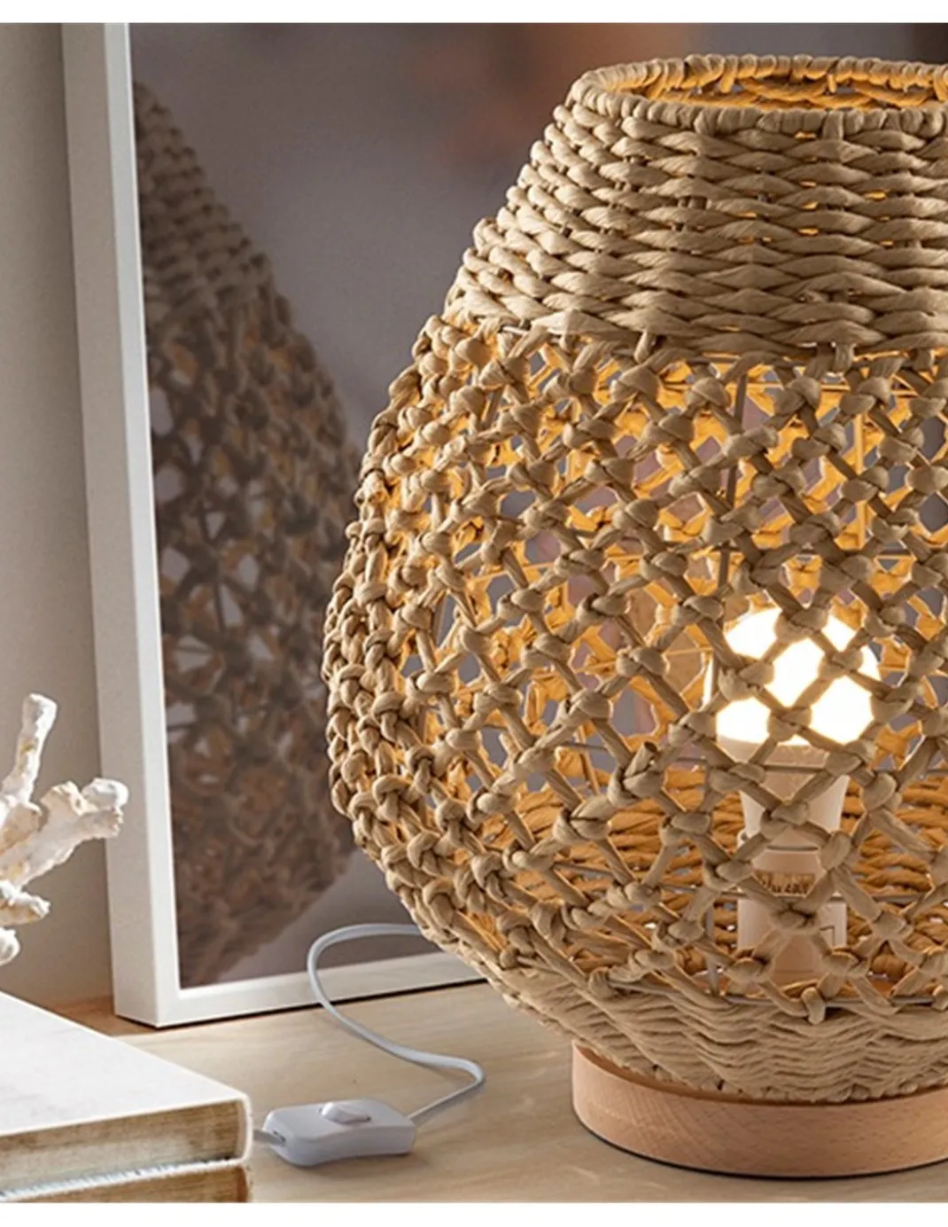 Lámpara de mesa Yaiza – Schuller – Lámpara boho chic con pantalla de cuerda de papel trenzado