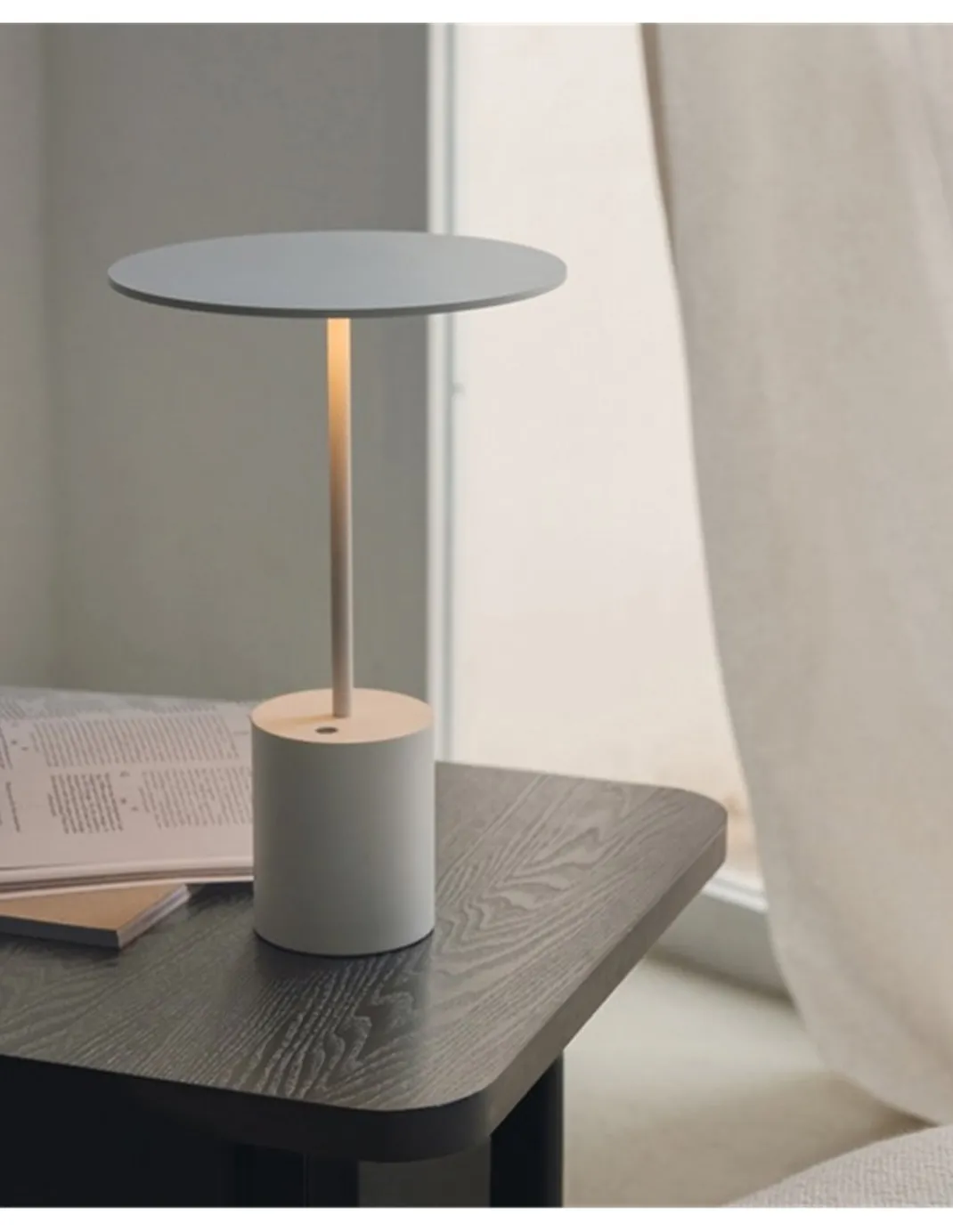 Lámpara de mesa Yoru Big - Arkoslight - Diseño minimalista en blanco o negro