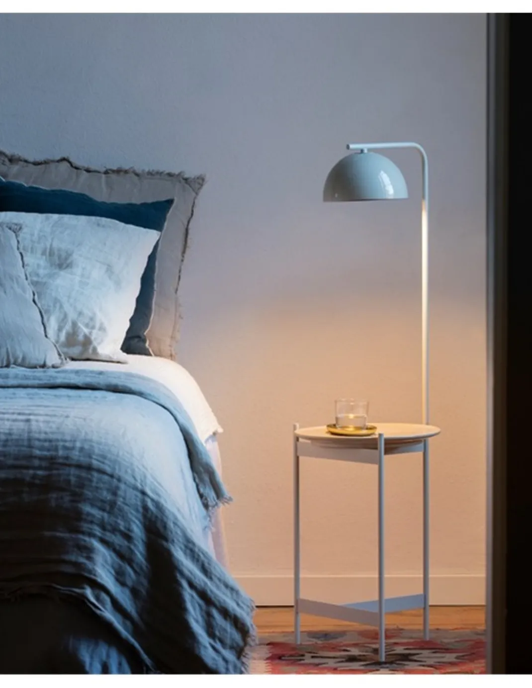 Lámpara de pie Absis - Luxcambra - Lámpara con mesa de cerámica, altura: 105 cm