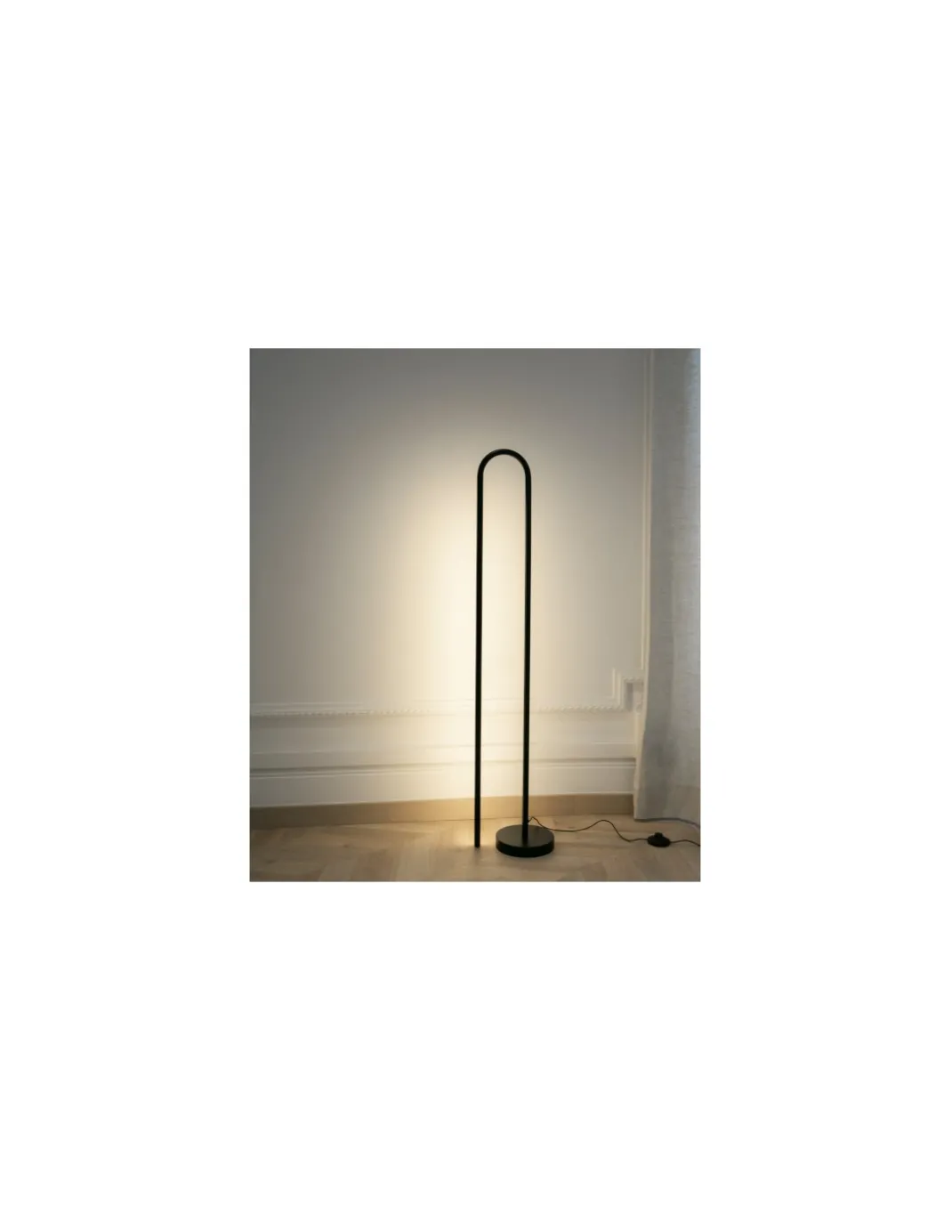 Lámpara de Pie Bow - Nexia - LED, diseño minimalista y moderno