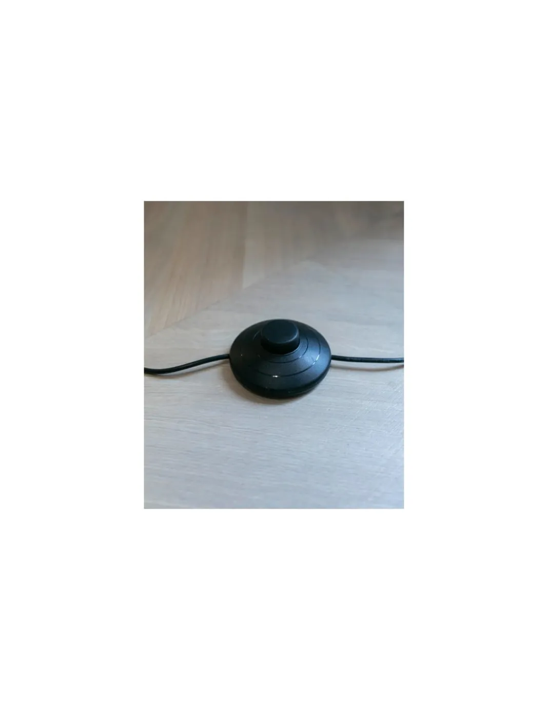 Lámpara de Pie Bow - Nexia - LED, diseño minimalista y moderno