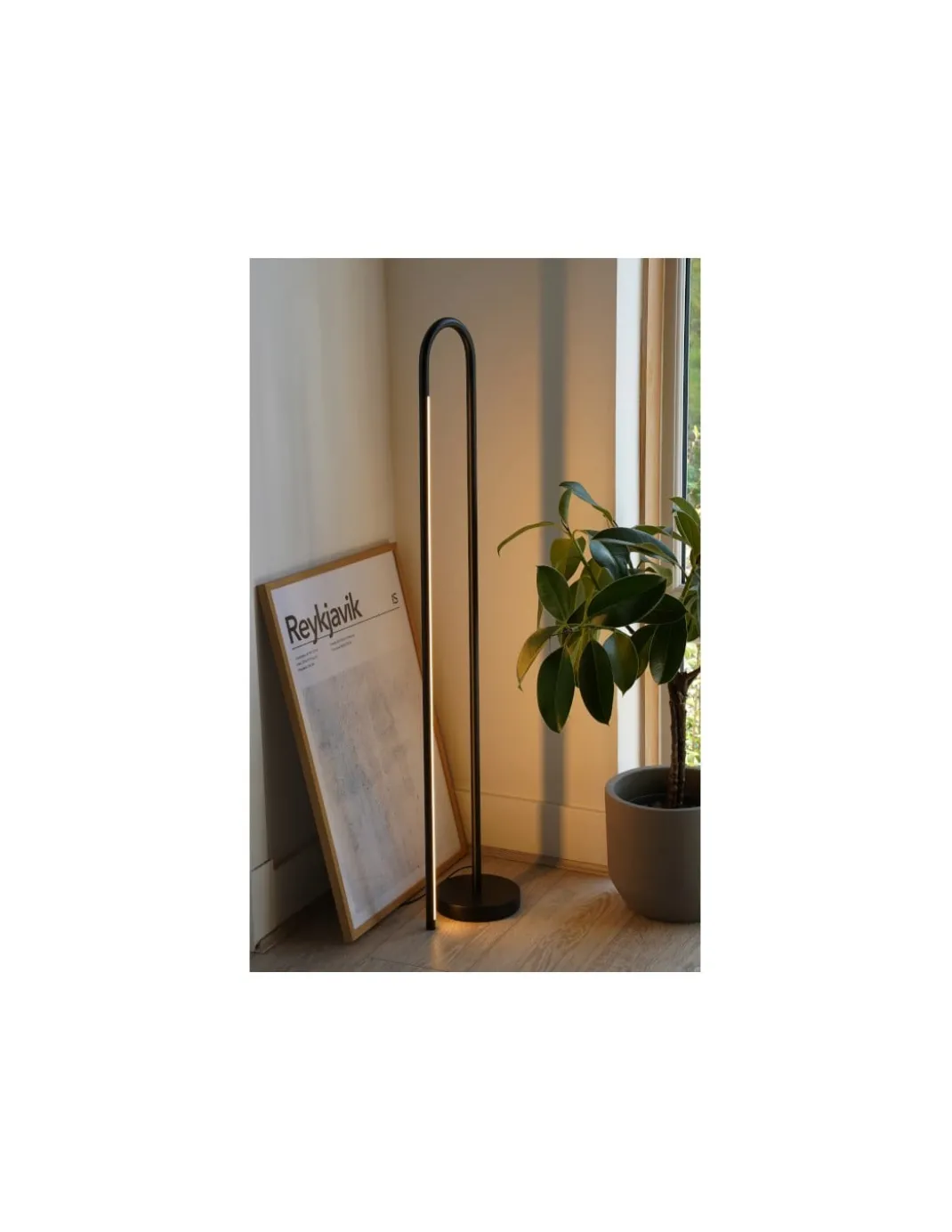 Lámpara de Pie Bow - Nexia - LED, diseño minimalista y moderno